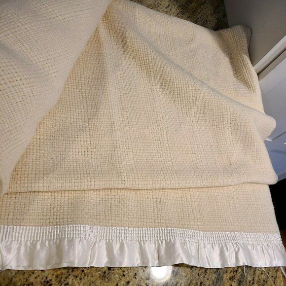 Onkaparinga Bedding Vtg Onkaparinga Merino Wool Blanket Satin Trim 85x75 Doubl Cream Waffle